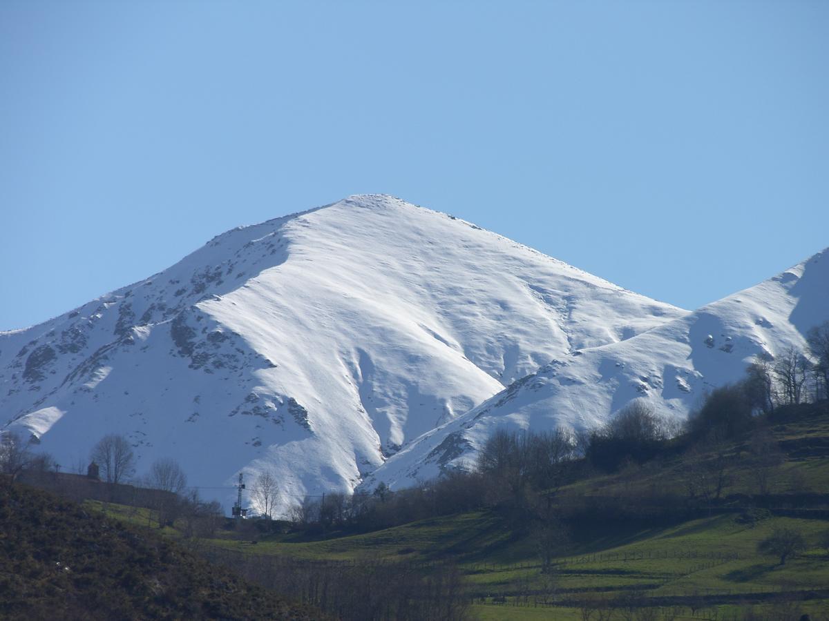 Posada El Pareon Sirviella Kültér fotó