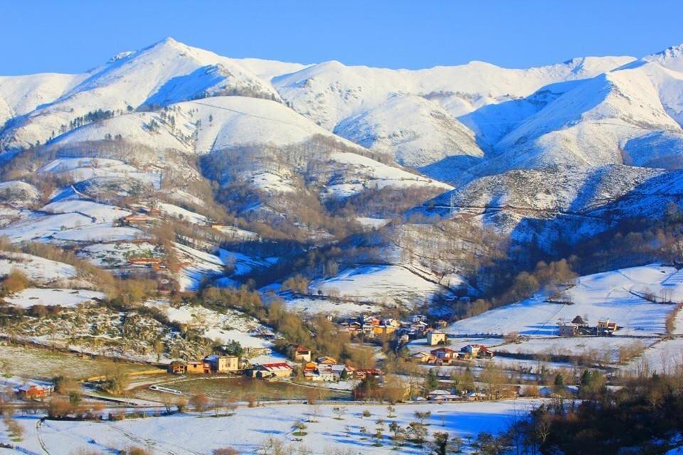 Posada El Pareon Sirviella Kültér fotó